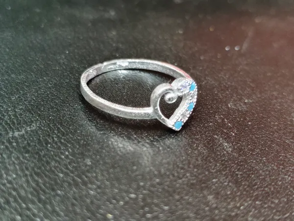 Silver_Blue_Stone_Heart_Motif_Ring_For_Women