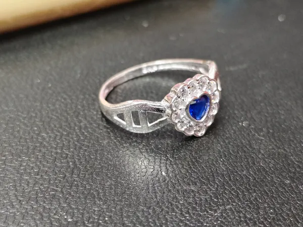 Silver_Tone_Blue_Heart_Stone_Floral_Ring_For_Women