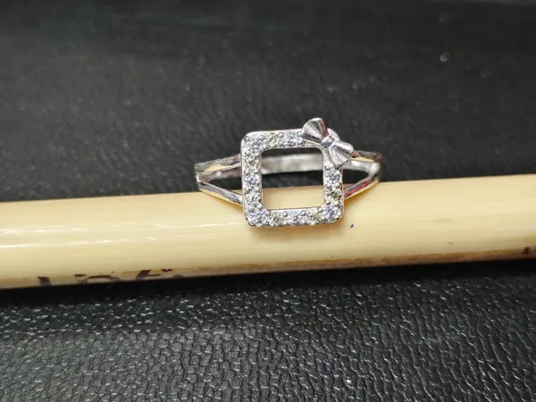 Silver_Square_Bow_Stone_Ring_For_Women