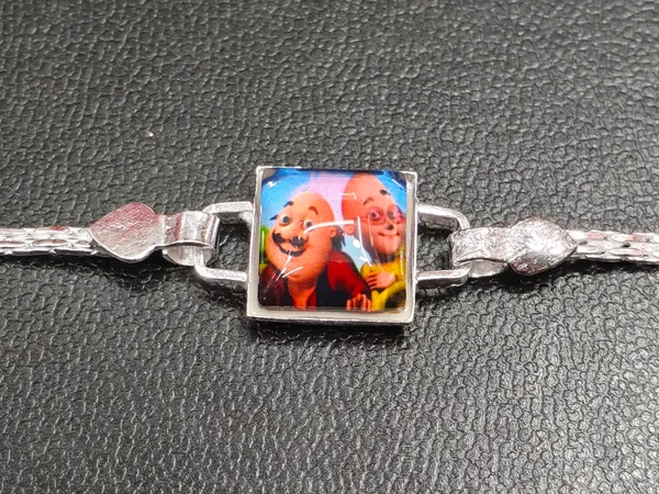 Silver_Cartoon_Centrepiece_Link_Bracelet_For_Unisex