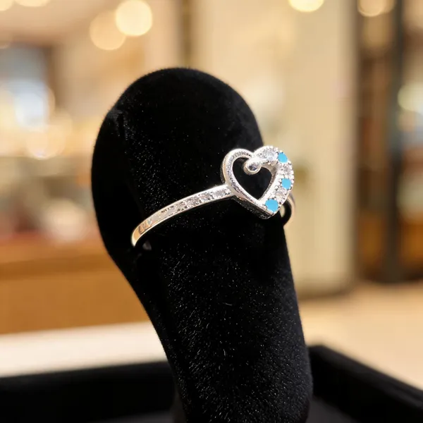 Silver_Blue_Stone_Heart_Motif_Ring_For_Women