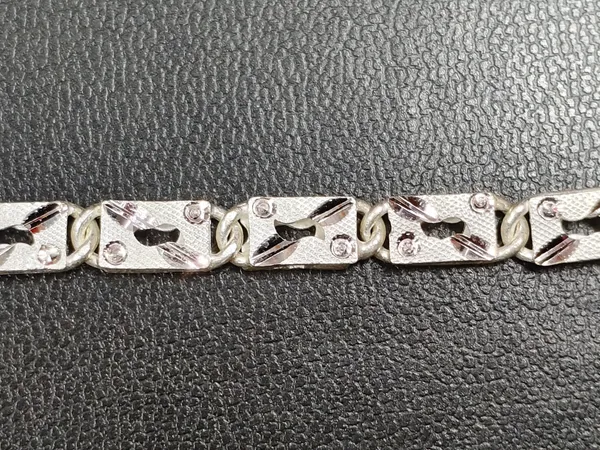 Silver_Interlocking_Polished_Link_Bracelet_For_Men
