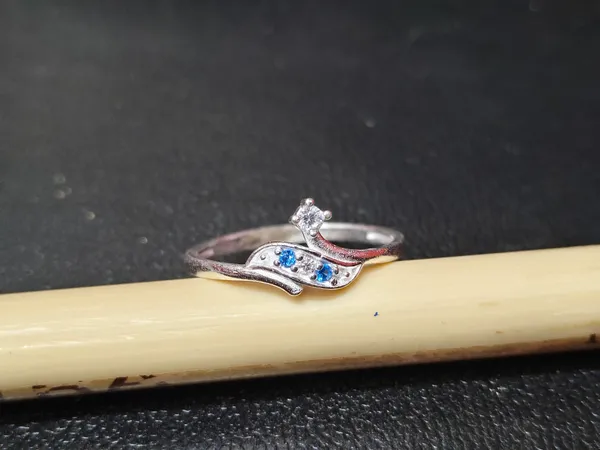 Silver_Tone_Blue_Stone_Dolphin_Ring_For_Women
