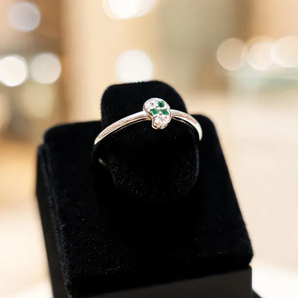 Silver_Tone_Green_Stone_Floral_Ring_For_Unisex