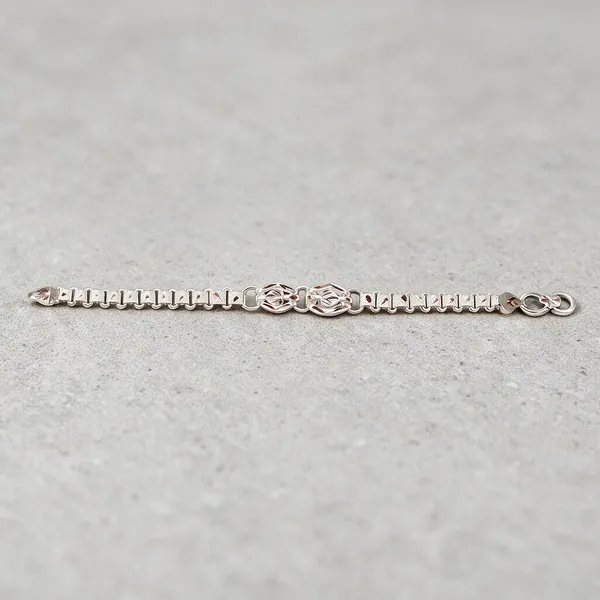 Silver_Oval_Motif_Decorative_Chain_Bracelet_For_Women