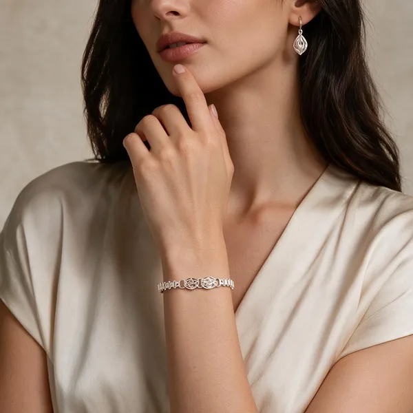 Silver_Oval_Motif_Decorative_Chain_Bracelet_For_Women