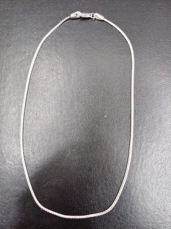 Silver_Textured_Link_Chain_Necklace_For_Women