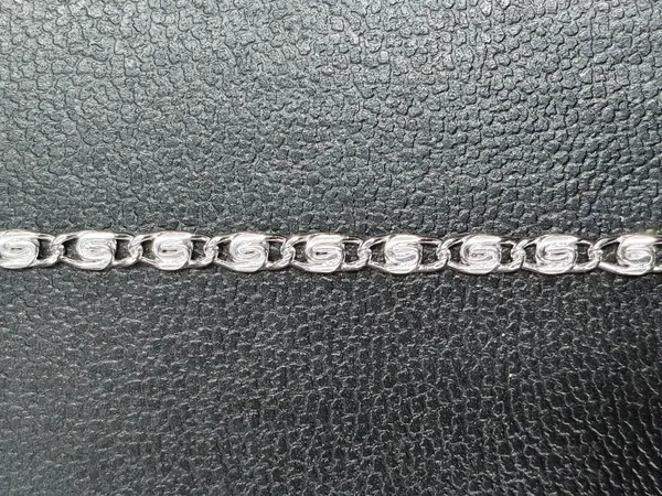 Silver_Oval_Link_Chain_Necklace_For_Unisex