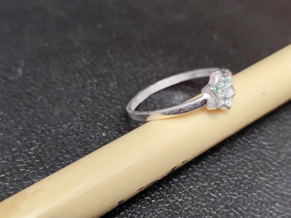 Silver_Floral_Green_Stone_Ring_For_Women