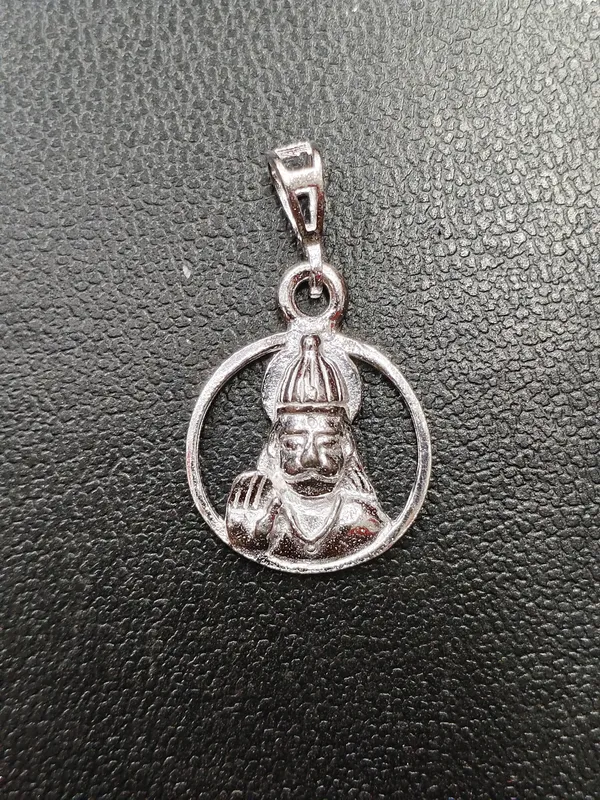 Silver_Circular_Framed_Hanuman_Devotional_Pendant_For_Unisex