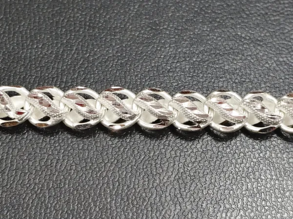 Silver_Interlocking_Polished_Link_Bracelet_For_Men