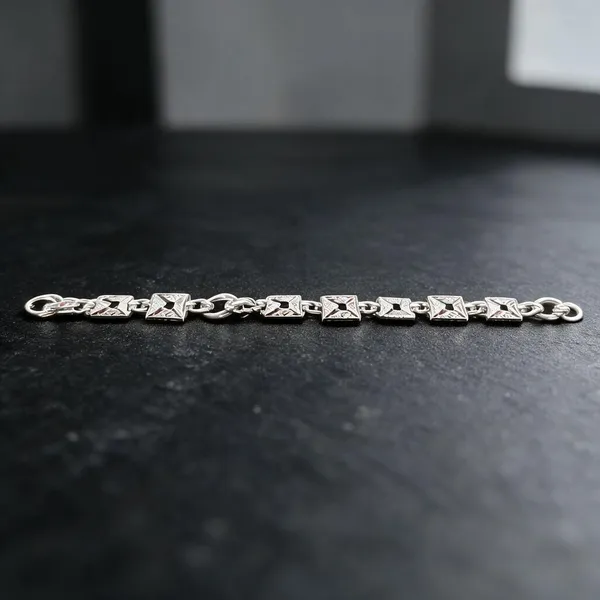 Silver_Rectangular_Oval_Link_Bracelet_For_Men