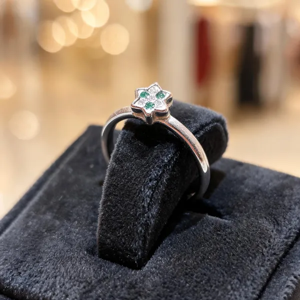 Silver_Floral_Green_Stone_Ring_For_Women