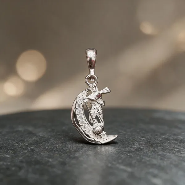 Silver_Crescent_Stone_Pendant_For_Unisex