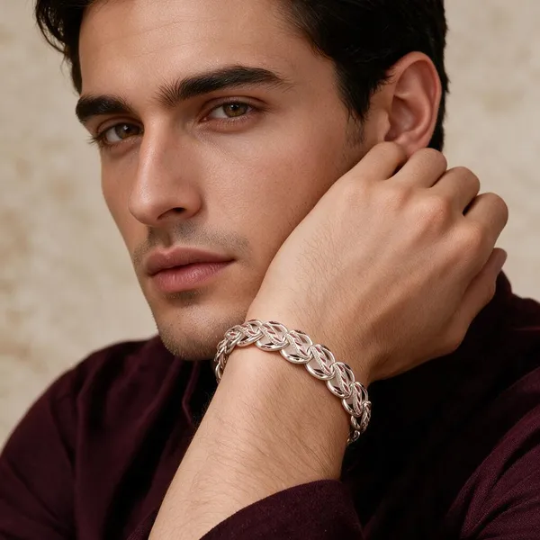 Silver_Interlocking_Polished_Link_Bracelet_For_Men