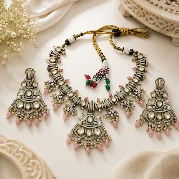 Kundan_Polki_Fan_Arch_Pendant_Necklace_Set