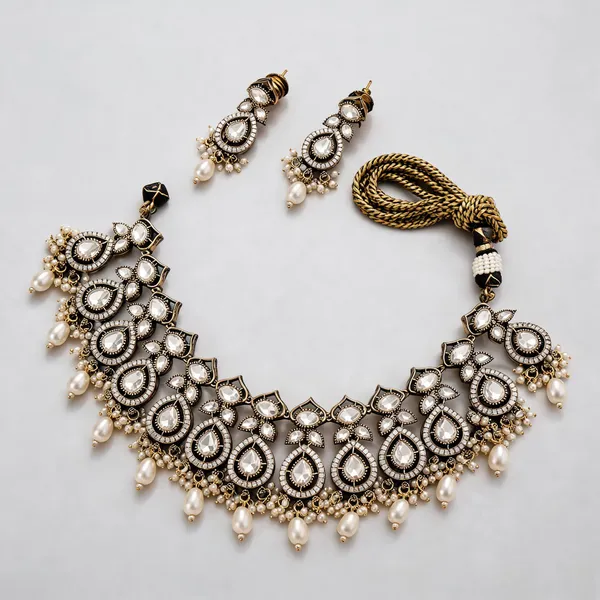 Kundan_Polki_Teardrop_Oval_Cascade_Necklace_Set