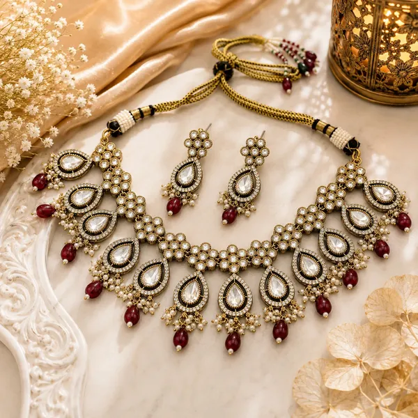 Kundan_Polki_Teardrop_Floral_Drop_Necklace_Set