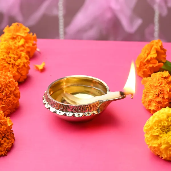 Brass_Kuber_Diya_For_Daily_Puja_2_Inch