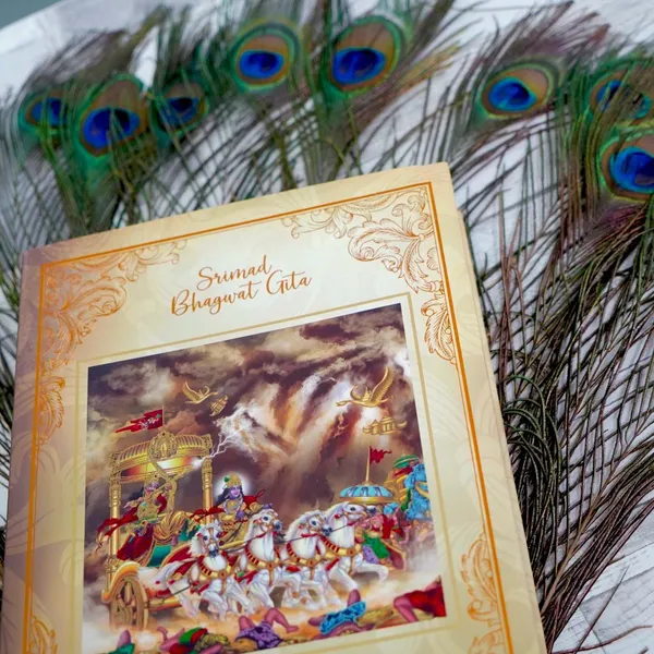 Bhagavad_Gita_In_Wooden_Gift_Box