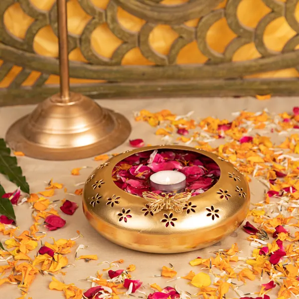 Gold-Plated_Metal_Decorative_Butterfly_Urli
