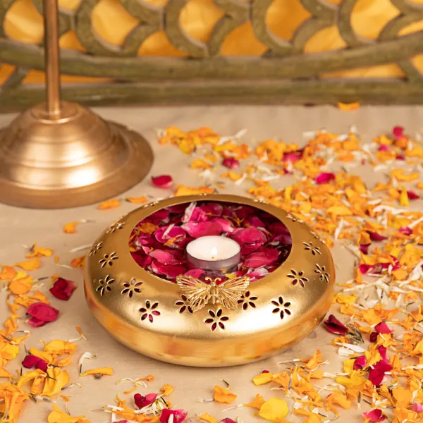 Gold-Plated_Metal_Decorative_Butterfly_Urli