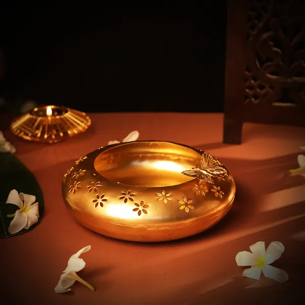 Gold-Plated_Metal_Decorative_Butterfly_Urli