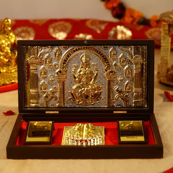 Gold-Plated_Metal_Ashtalakshmi_Idol_With_Pooja_Box
