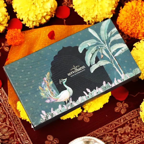 Gold-Plated_Metal_Ashtalakshmi_Idol_With_Pooja_Box