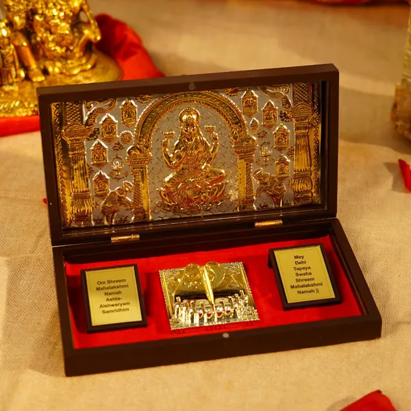 Gold-Plated_Metal_Ashtalakshmi_Idol_With_Pooja_Box