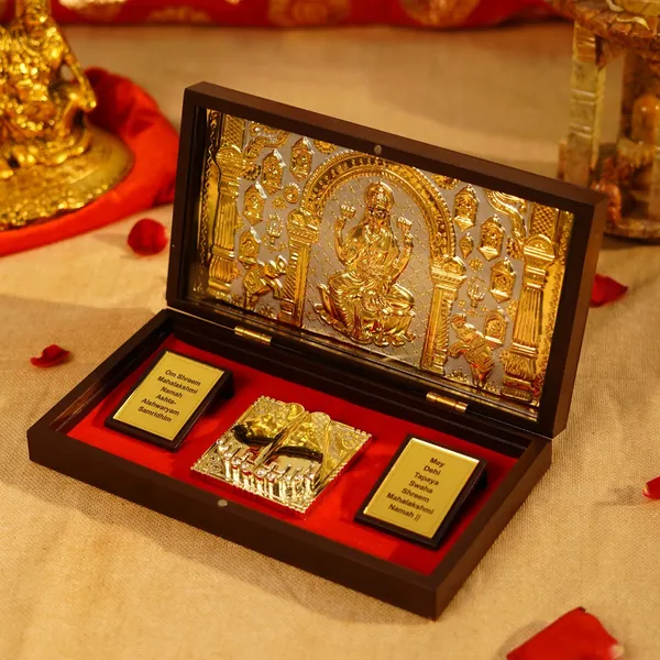 Gold-Plated_Metal_Ashtalakshmi_Idol_With_Pooja_Box