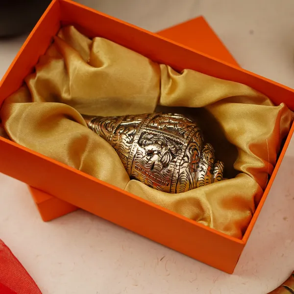 Brass_Ganesh_Shankh_With_Carvings_Gift_Box