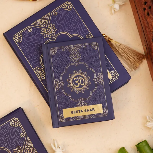 Geeta_Saar_Hardbound_Gift_Case_Solah_Somvaar_Vrat_Book