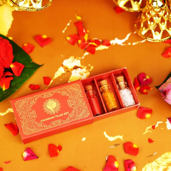 Roli_Chawal_Chandan_Mishri_Tilak_Set_Gold_Foil_Gifting_Pack_-_Pack_Of_2