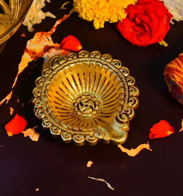 Silver-Plated_Metal_Decorative_Diya_Gift_Set