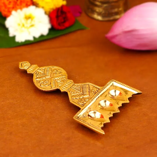 Brass_Three_Wick_Aarti_Diya_For_Puja_&_Aarti