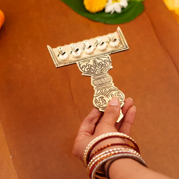 Brass_Panch_Aarti_Diya