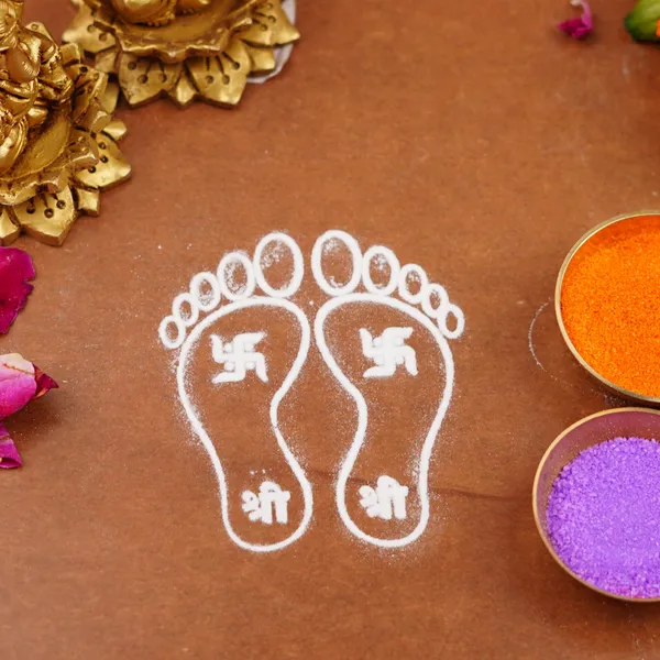 Lakshmi_Padam_Swastik_Design_Wooden_Kolam_Stencil