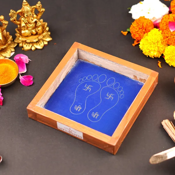 Lakshmi_Padam_Swastik_Design_Wooden_Kolam_Stencil