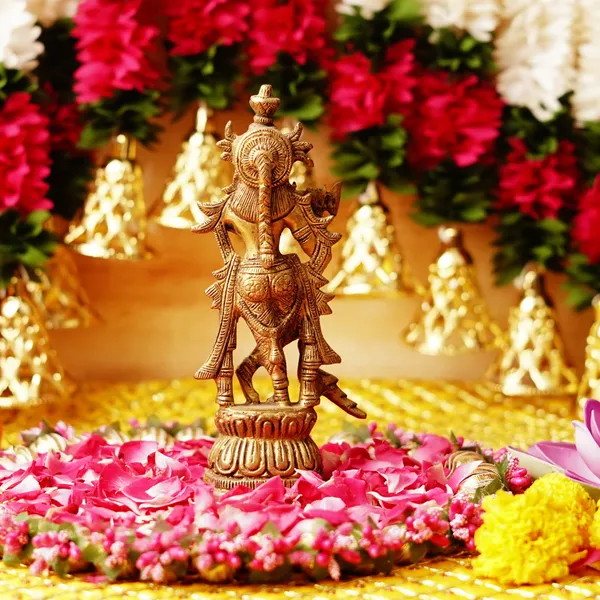 Brass_Krishna_With_Flute_Idol
