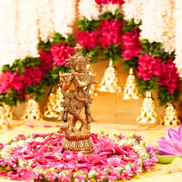 Brass_Krishna_With_Flute_Idol