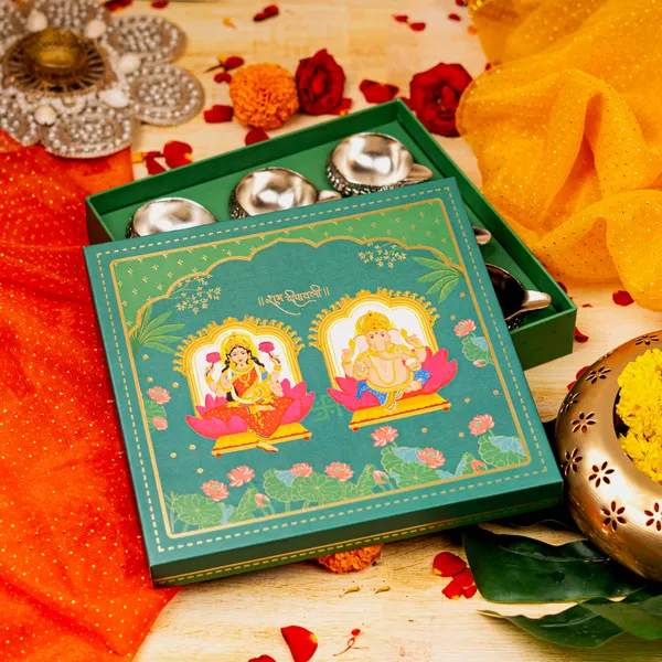 Ganesha_Lakshmi_Silver-Plated_Kuber_Diya_Gift_Set_Of_9