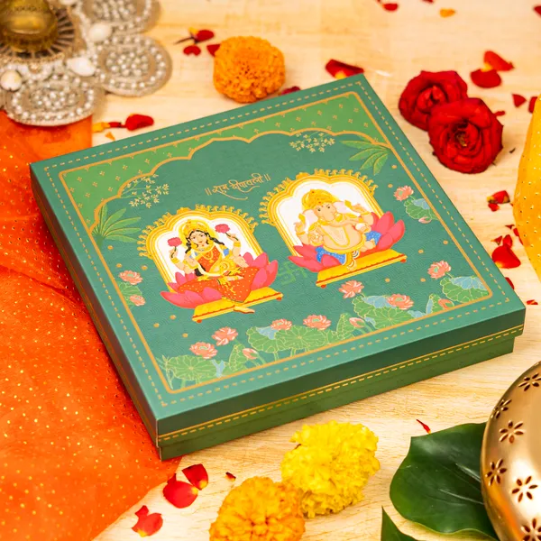 Ganesha_Lakshmi_Silver-Plated_Kuber_Diya_Gift_Set_Of_9