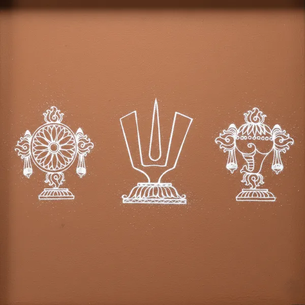 Shankh_Chakra_Namah_Wooden_Kolam_Stencil_9X5_Inch