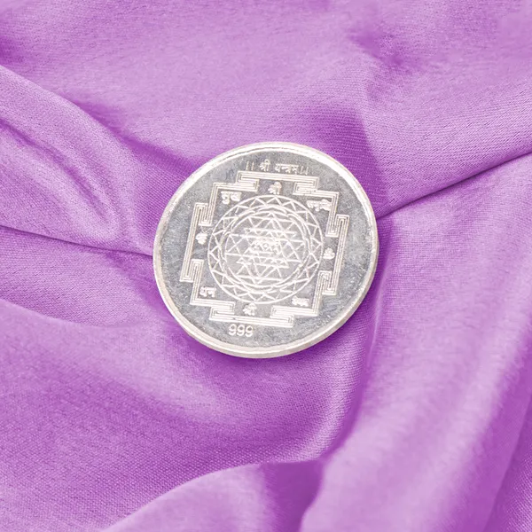 999_Silver-Plated_Lakshmi_Ganesh_Shree_Yantra_Coin