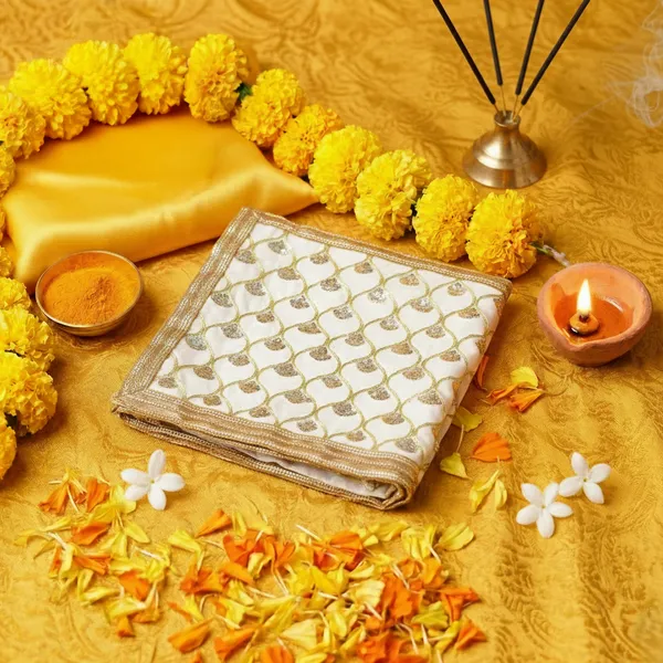 Fabric_Navratri_Shailputri_Mata_Chunri_Aasan_26X10_Inch_-_Pack_Of_2