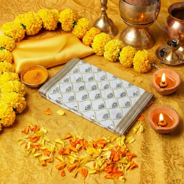 Fabric_Navratri_Shailputri_Mata_Chunri_Aasan_26X10_Inch_-_Pack_Of_2