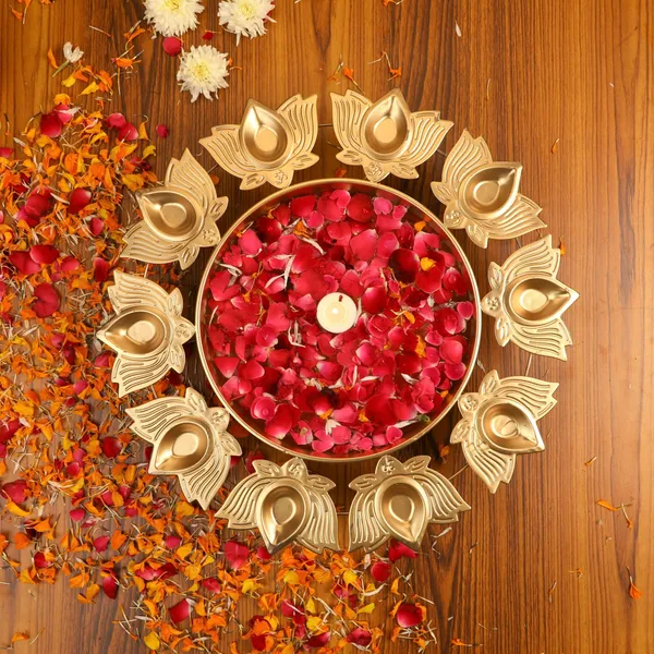 Gold-Plated_Metal_Lotus_Urli_17.5_Inch