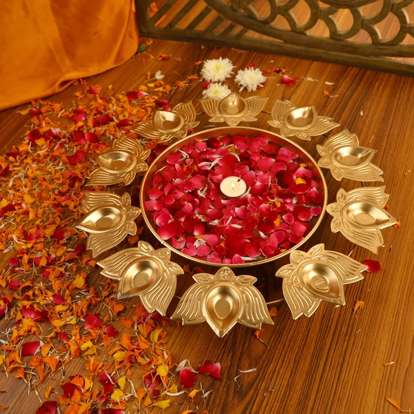 Gold-Plated_Metal_Lotus_Urli_17.5_Inch