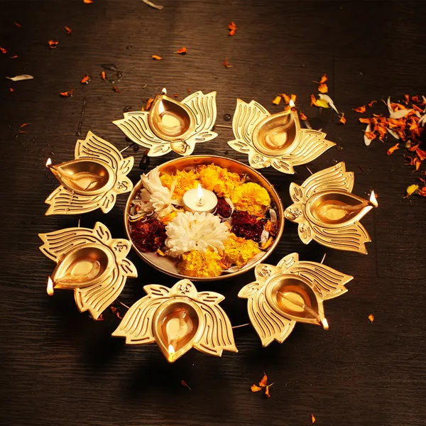 Gold-Plated_Metal_Lotus_Diya_Urli_13_Inch